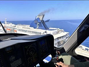 trapani/elicottero-dellaeronautica-recupera-uomo-colto-da-malore-su-nave-da-crociera