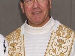 e-morto-don-pietro-accardi-storico-parroco-della-chiesa-san-pietro-nel-trasmazaro