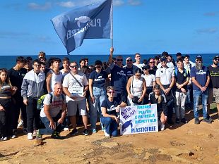 mazara-grande-partecipazione-allevento-plastic-free-a-quarara-e-stata-ripulita-circa-1-km-di-costa