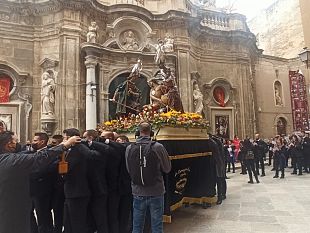 misteri-2022-il-portone-si-e-aperto-grande-commozione-in-piazza-purgatorio