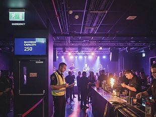 sicurezza-nei-locali-di-pubblico-intrattenimento-il-comune-attua-le-direttive-prefettizie-e-rafforza-i-controlli