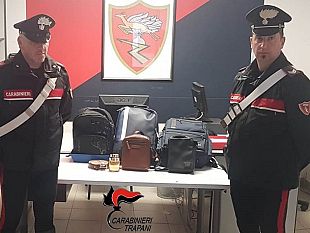 ruba-borse-e-profumi-da-unattivitacommerciale-in-pieno-centro-denunciato