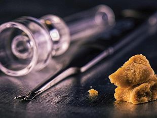 la-guardia-di-finanza-sequestra-per-la-prima-volta-la-droga-wax-a-castelvetrano