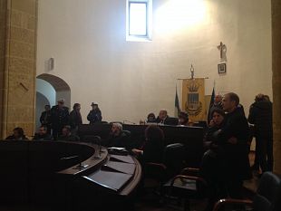 mazara-consiglio-diffidato-approva-il-piano-opere-pubbliche-in-aula-confusione-a-causata-dai-ritardi-dell-amministrazione