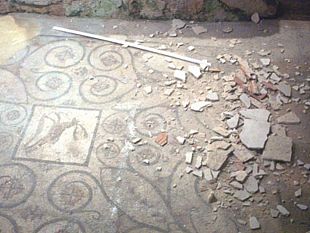 centro-studi-la-citta-su-stato-degrado-mosaici-romani-sotto-chiesa-san-nicolo-regale