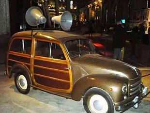 il-lettore-scrive-di-fronte-alla-negligenza-perche-non-far-girare-unauto-per-le-vie-cittadine-per-invitare-la-gente-a-rimanere-a-casa