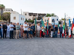 pantelleria-si-raccoglie-per-omaggiare-giorgio-armani