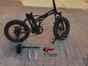 mazara/pantelleria-sbarca-dal-traghetto-con-la-cocaina-a-casa-ad-aspettarlo-il-fratello-con-al