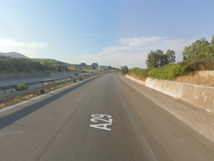 calcinacci-cadono-da-un-sovrappasso-sulla29-palemo-mazara-chiuso-tratto-di-autostrada-per-alcune-ore