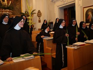alcamo-il-monastero-di-santa-chiara-tra-giubileo-liturgie-e-la-presentazione-del-nuovo-volume-di-monica-maria-agosta