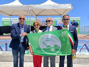 bandiera-verde-alla-spiaggia-di-tonnarella-riconoscimento-ad-alba-adriatica