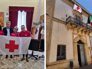 partanna-la-bandiera-della-croce-rossa-sventola-sul-municipio