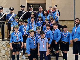 gli-scout-donano-targa-allarma-dei-carabinieri