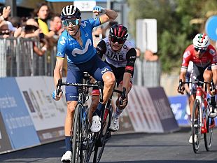 alejandro-valverde-vince-a-caronia-e-si-prende-la-maglia-giallo-rossa