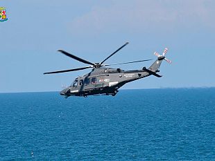 trapani/intervento-antincendio-di-un-elicottero-hh139b-dellaeronautica-militare