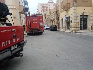 trapani-caduta-di-calcinacci-in-via-nausica-intervento-dei-vigili-del-fuoco