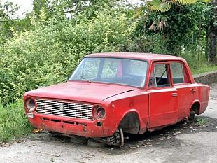 il-comune-di-salaparuta-interviene-contro-labbandono-delle-vecchie-automobili