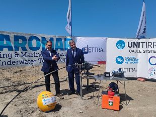 mazara-sul-litorale-di-tonnarella-la-posa-del-cavo-sottomarino-in-fibra-ottica-di-unitirreno