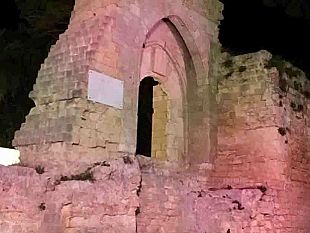 mazara-arco-normanno-rosa-per-la-lotta-contro-il-cancro-al-seno