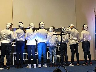 una-staffetta-contro-il-razzismo-nelle-scuole-castelvetranesi