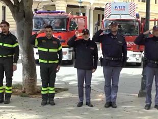 trapani-vigili-del-fuoco-e-polizia-ricordano-lagente-apicella