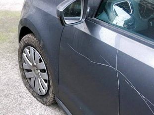 dannegiata-lauto-di-uno-dei-docenti-coinvolto-nella-vicenda-della-chat-whatsapp-divulgata