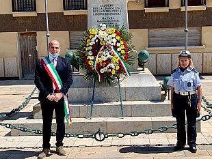 mazara-festa-della-repubblica-deposizione-di-una-corona-di-fiori-dinanzi-al-monumento-ai-caduti-per-la-patria
