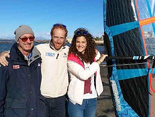 la-campionessa-di-windsurf-bruna-ferracane-torna-ad-allenarsi-con-la-societa-canottieri-marsala
