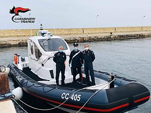 favignana-i-carabinieri-salvano-due-bagnanti-in-pericolo
