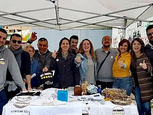 trapani-il-movimento-5-stelle-al-mercato-del-giovedi-per-spiegare-ai-cittadini-la-raccolta-differenziata