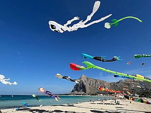 san-vito-lo-capo-dal-21-al-25-maggio-torna-la-magia-del-festival-internazionale-degli-aquiloni