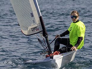 il-circolo-velico-marsala-brilla-a-taranto-virna-di-gerlando-conquista-il-podio-nellopen-skiff