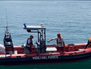 trapani/trapani-vigili-del-fuoco-salvano-quattro-austriaci-in-mare