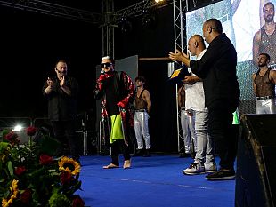 marsala/marsala-cristiano-malgioglio-infiamma-la-piazza-di-pastorella