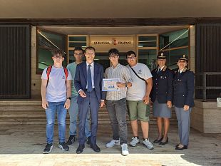 mazara-gli-studenti-dellis-ruggiero-daltavilla-premiati-dalla-questura-di-trapani-per-lo-spot-contro-la-ludopatia