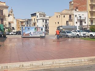alcamo-continua-la-pulizia-straordinaria-delle-principali-piazze-cittadine