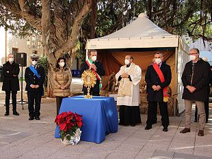 marsala-simulacro-della-madonna-cava-nellatrio-comunale