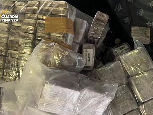 palermo-la-gdf-sequestra-70-kg-di-hashish-arrestati-4-corrieri