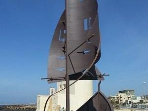 la-citta-ha-il-suo-monumento-al-pescatore-prima-di-pasqua-l-inaugurazione