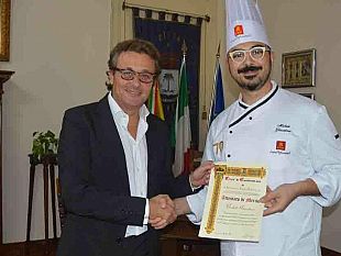 castelvetrano-un-attestato-di-civica-benemerenza-a-michele-giacalone-secondo-classificato-all-eurochocolate-di-perugia