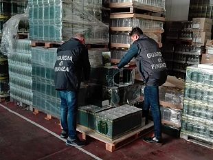 la-gdf-sequestra-a-palermo-30-tonnellate-di-olio-doliva