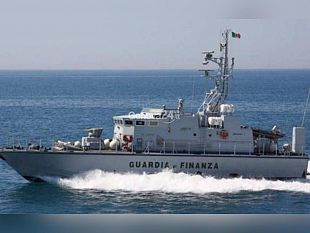 contrasto-al-traffico-tabacchi-operazione-gdf-al-largo-di-mazara-pescherecci-fermati-ci-sono-arresti