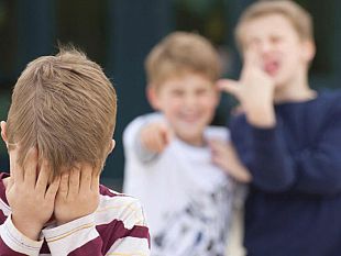 il-bullismo-colpisce-ancora-a-14-anni-picchiato-dai-compagni