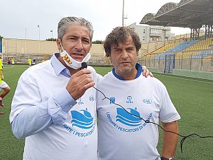 video-mazarese-e-castelbuono-scese-in-campo-con-striscione-liberate-i-pescatori-di-mazara