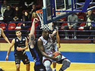 pallacanestro-trapani-strepitosa-vittoria-da-urlo-a-latina