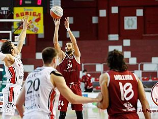 pallacanestro-trapani-esordio-drammatico-tortona-domina-al-palaconad-e-vince-85-57