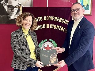 processione-dei-misteri-gli-studenti-della-ciaccio-montalto-accompagneranno-il-simulacro-de-laddolorata