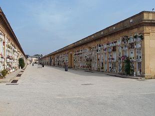 mazara-avviso-servizi-cimiteriali-pubblicati-gli-elenchi-per-lestumulazione-ordinaria-dei-reparti-18-e-19