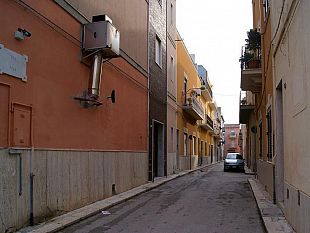 attimi-di-terrore-in-via-pisa-scoppia-l-incendio-due-cittadini-salvati-dalle-fiamme