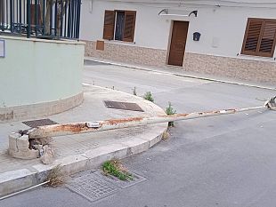 mazara-pilone-della-luce-crollato-allincrocio-fra-vie-s-rosalia-e-a-godino